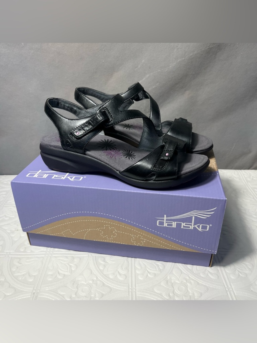 NWT Dansko Women’s Iris Black Leather Ankle Strap Casual Comfort Wedge Sandals 7